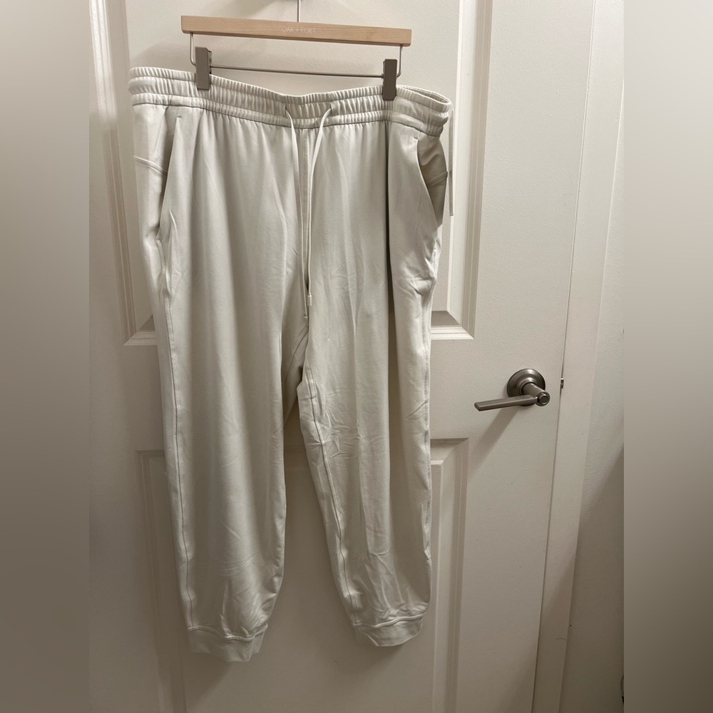 SOLD - NWT Soft Jersey Classic-Fit MR 7/8 Jogger (Heathered Bone)